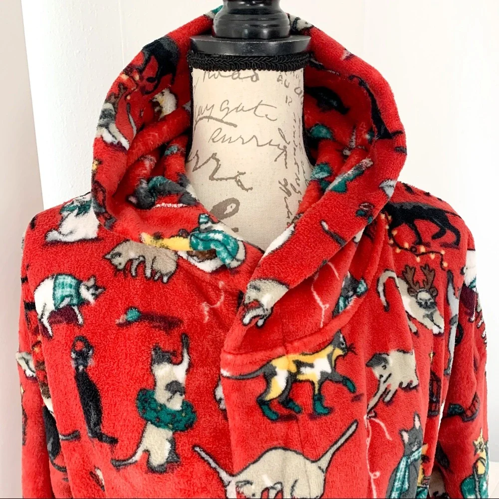 NWT $69 Vera Bradley Holiday Cats Print Plush Fleece Cozy Hooded Robe Red L/XL - Picture 5 of 9
